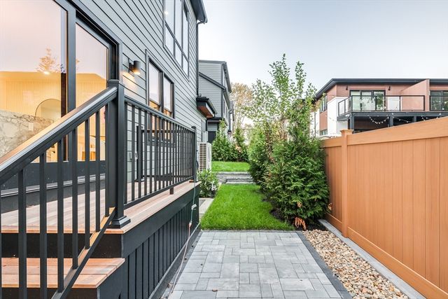 290 Watertown St C, Newton, MA 02458