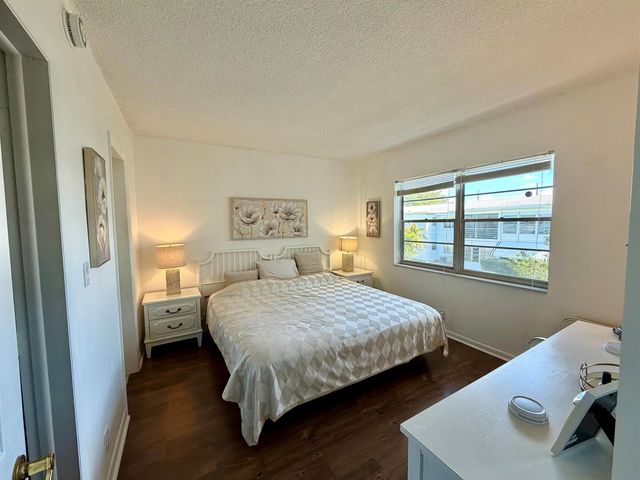 2551 W Golf Boulevard 204, Pompano Beach, FL 33064