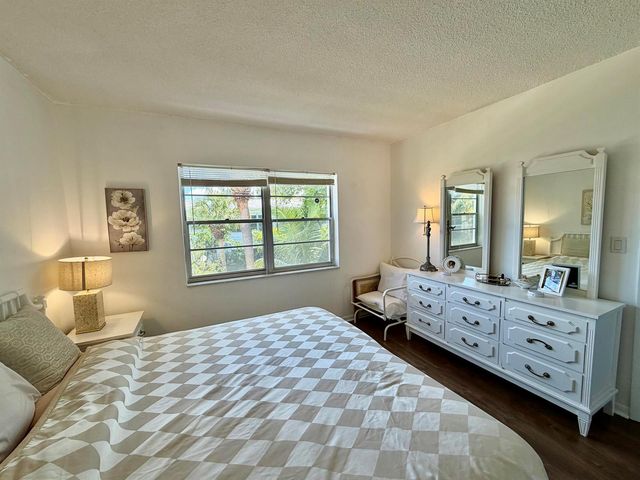 2551 W Golf Boulevard 204, Pompano Beach, FL 33064