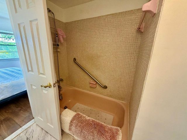 2551 W Golf Boulevard 204, Pompano Beach, FL 33064