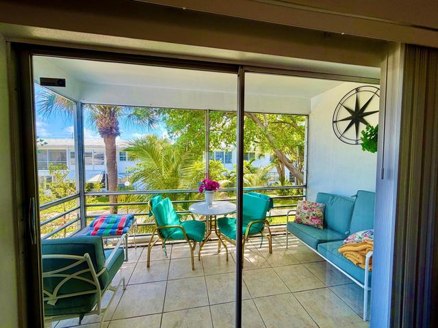 2551 W Golf Boulevard 204, Pompano Beach, FL 33064