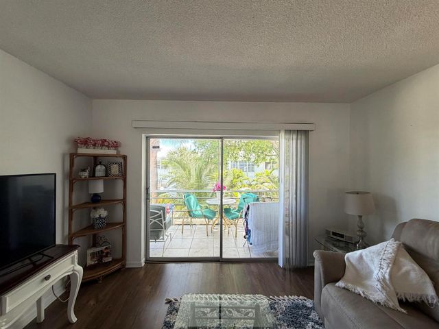 2551 W Golf Boulevard 204, Pompano Beach, FL 33064