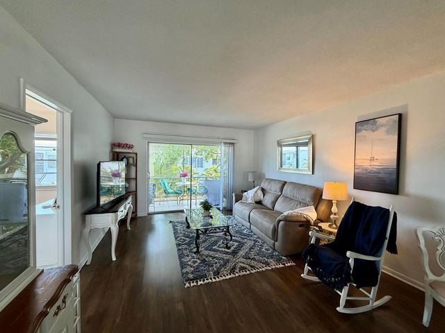 2551 W Golf Boulevard 204, Pompano Beach, FL 33064