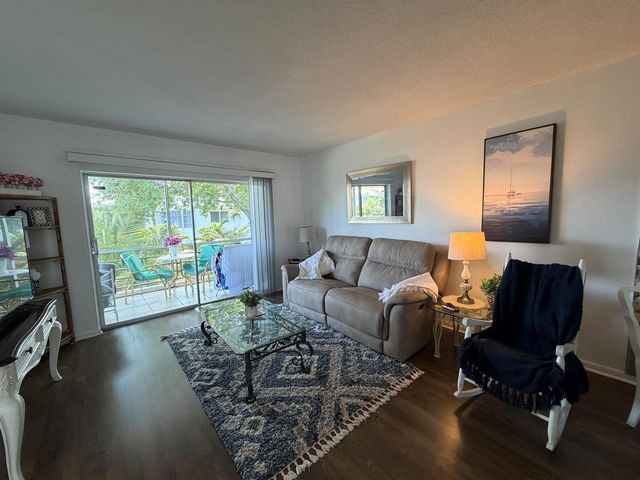 2551 W Golf Boulevard 204, Pompano Beach, FL 33064