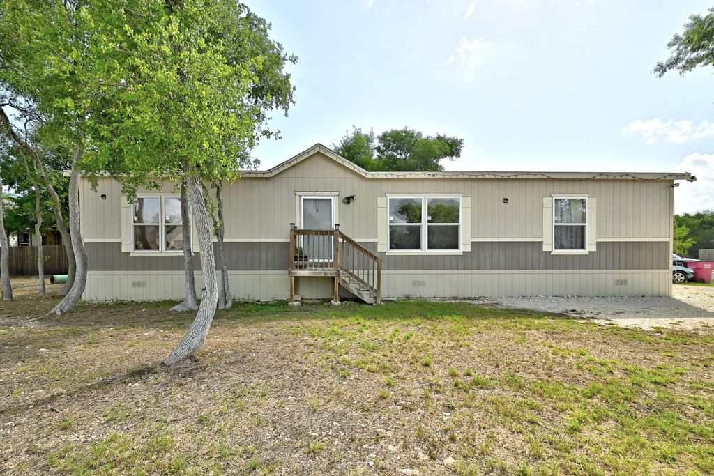 102 Pink Dahlia DR, Dale, TX 78616