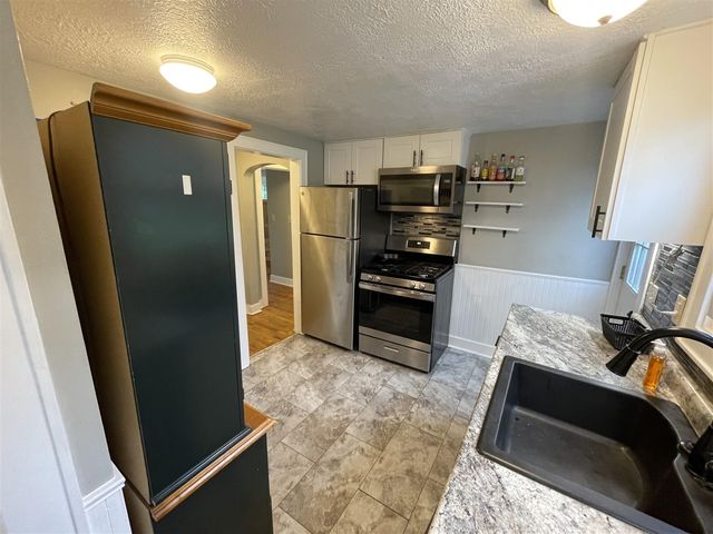 3817 S Rose Street, Kalamazoo, MI 49001