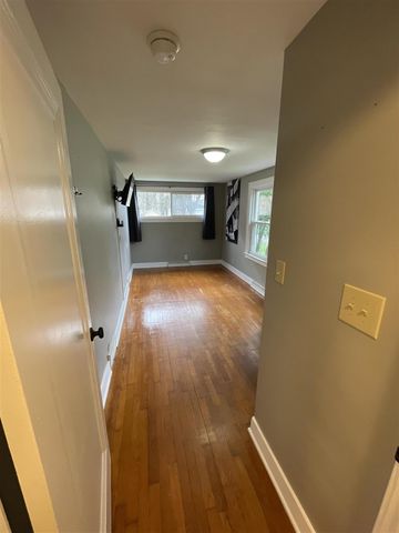 3817 S Rose Street, Kalamazoo, MI 49001