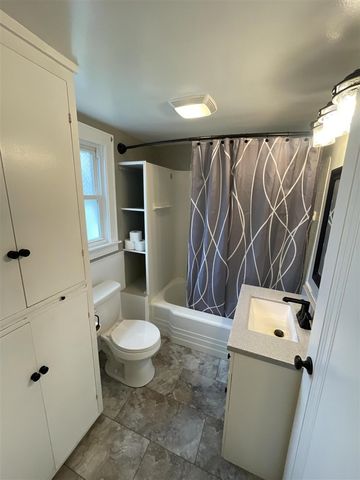3817 S Rose Street, Kalamazoo, MI 49001