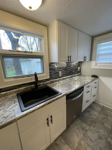 3817 S Rose Street, Kalamazoo, MI 49001