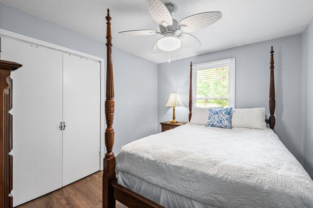 345 Lake Court Dr, Clarksville, TN 37043