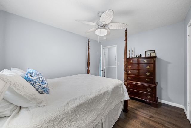 345 Lake Court Dr, Clarksville, TN 37043