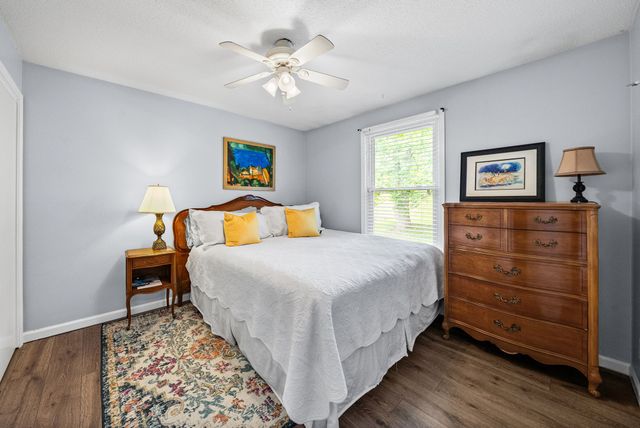 345 Lake Court Dr, Clarksville, TN 37043
