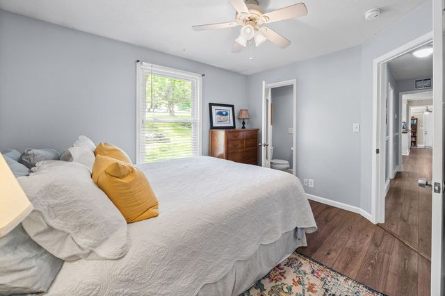 345 Lake Court Dr, Clarksville, TN 37043
