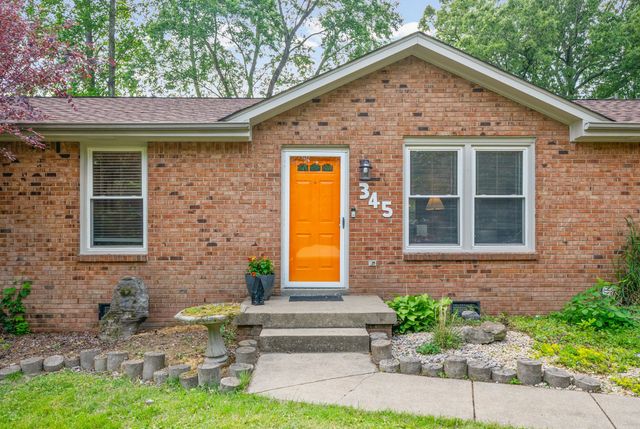 345 Lake Court Dr, Clarksville, TN 37043