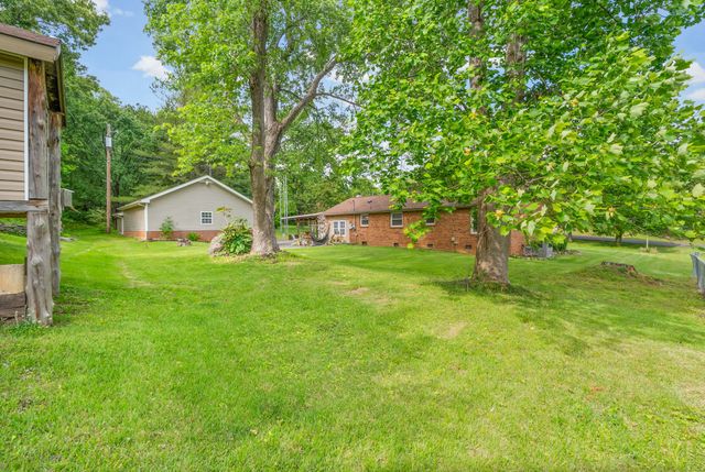 345 Lake Court Dr, Clarksville, TN 37043