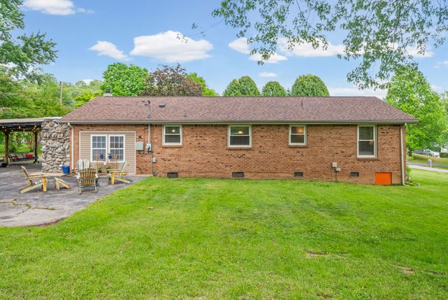 345 Lake Court Dr, Clarksville, TN 37043