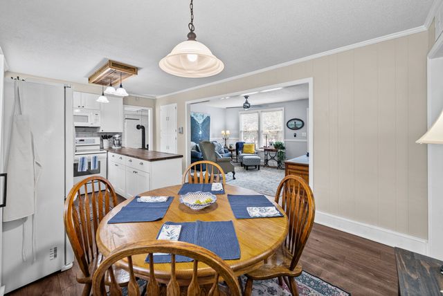 345 Lake Court Dr, Clarksville, TN 37043