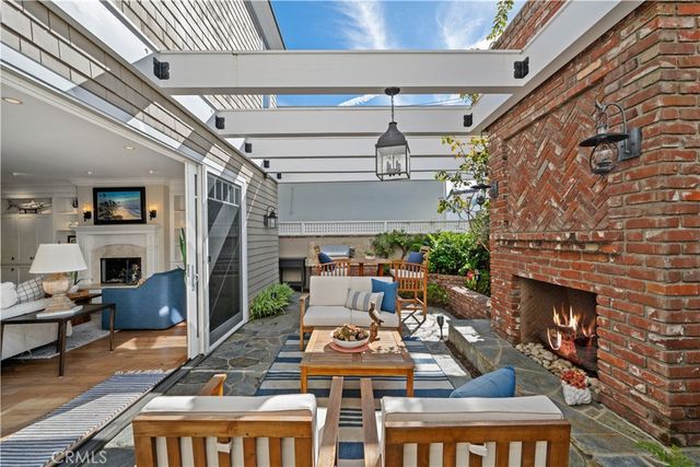 33 Palermo Walk, Long Beach, CA 90803