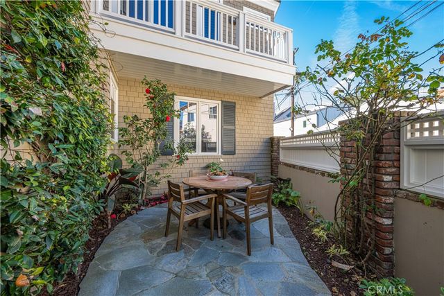33 Palermo Walk, Long Beach, CA 90803