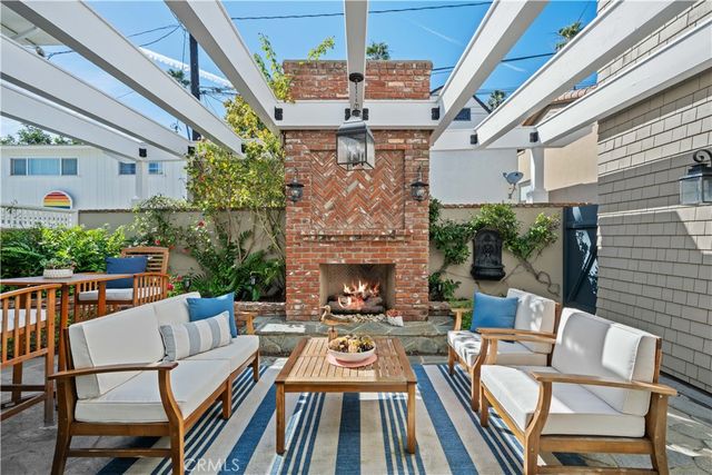 33 Palermo Walk, Long Beach, CA 90803