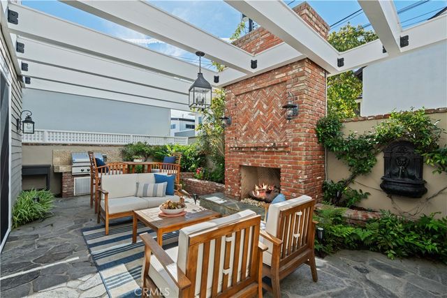 33 Palermo Walk, Long Beach, CA 90803
