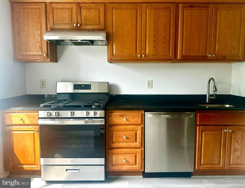 102 TEAL CT, East Windsor, NJ 08520