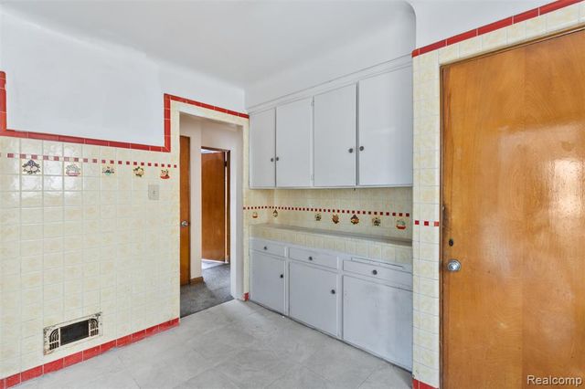 17100 Chandler Park Drive, Detroit, MI 48224