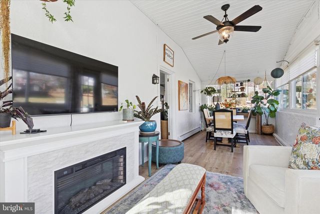 5 MARY JANE ST, Spring Mount, PA 19478