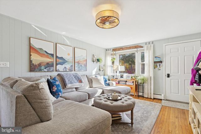 5 MARY JANE ST, Spring Mount, PA 19478