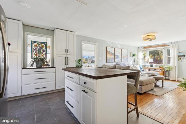 5 MARY JANE ST, Spring Mount, PA 19478