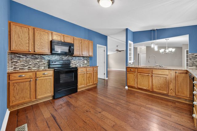 115 Wren Lane, Gun Barrel City, TX 75156