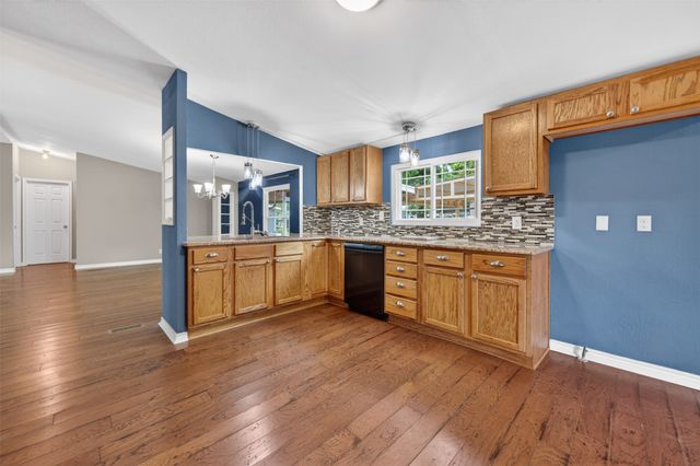 115 Wren Lane, Gun Barrel City, TX 75156