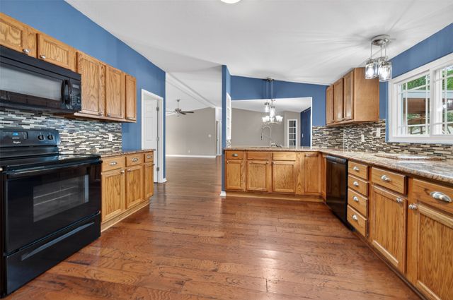 115 Wren Lane, Gun Barrel City, TX 75156