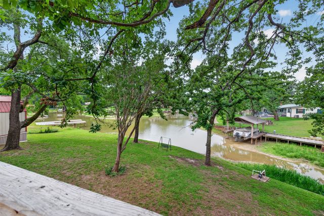 115 Wren Lane, Gun Barrel City, TX 75156