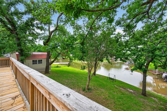 115 Wren Lane, Gun Barrel City, TX 75156