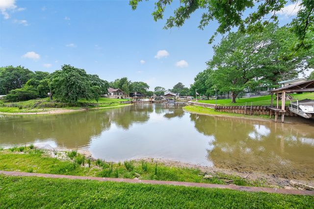 115 Wren Lane, Gun Barrel City, TX 75156