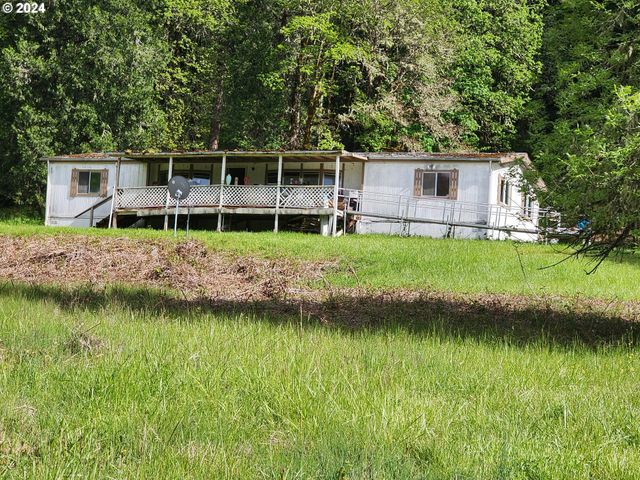 927 LONE ROCK Rd, Glide, OR 97443