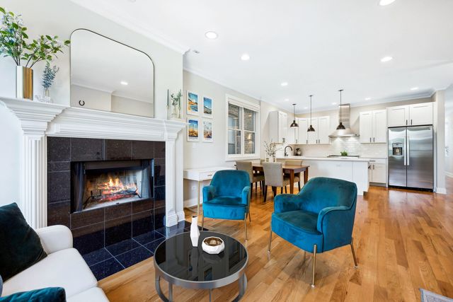 2127 W Walton Street 1, Chicago, IL 60622