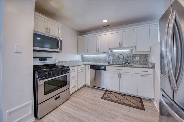 5030 5th Ave 213, Shadyside, PA 15232