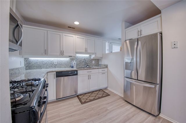 5030 5th Ave 213, Shadyside, PA 15232