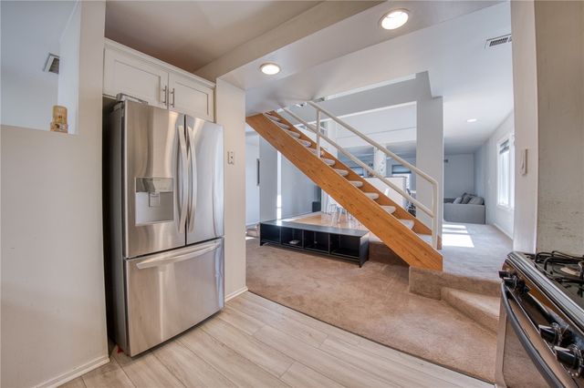 5030 5th Ave 213, Shadyside, PA 15232