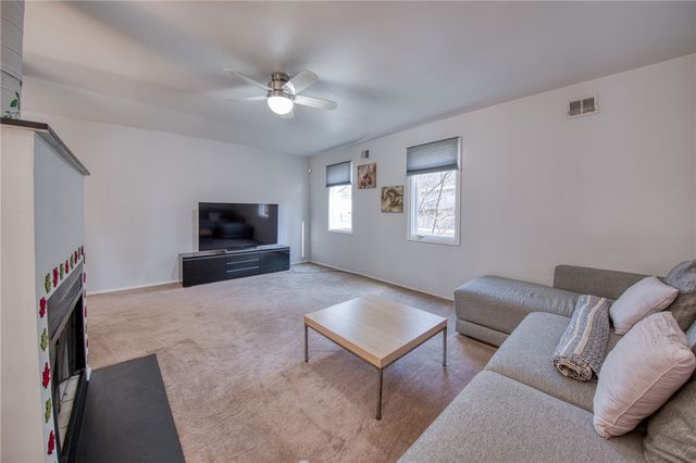 5030 5th Ave 213, Shadyside, PA 15232