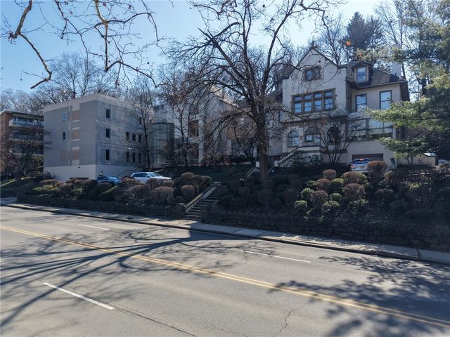 5030 5th Ave 213, Shadyside, PA 15232