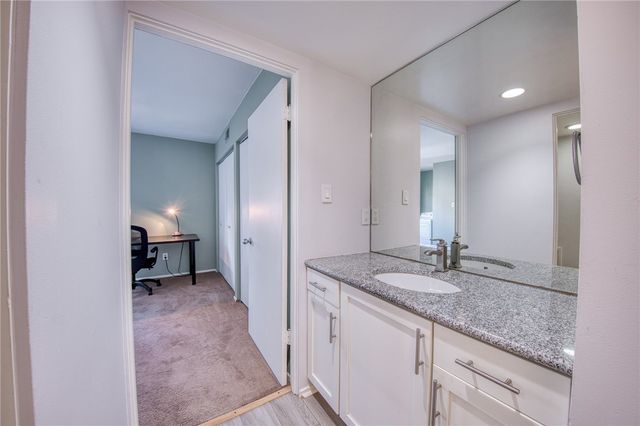 5030 5th Ave 213, Shadyside, PA 15232