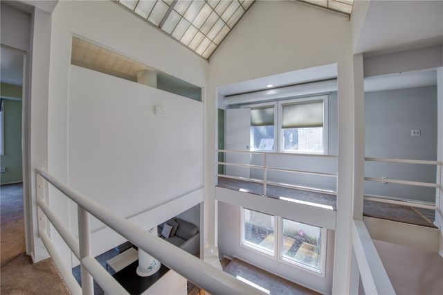 5030 5th Ave 213, Shadyside, PA 15232