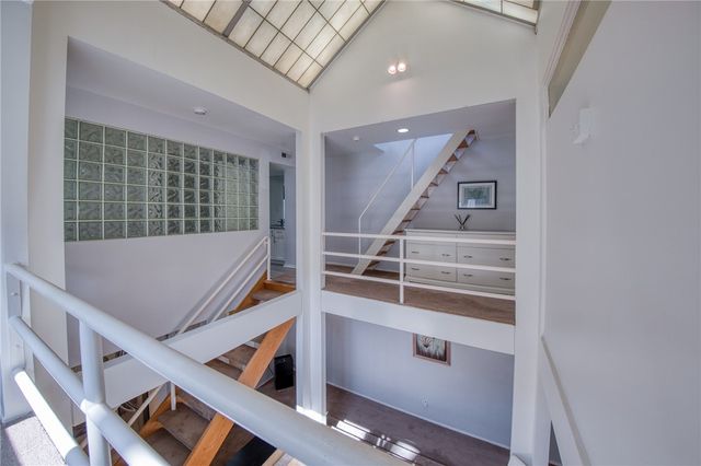 5030 5th Ave 213, Shadyside, PA 15232