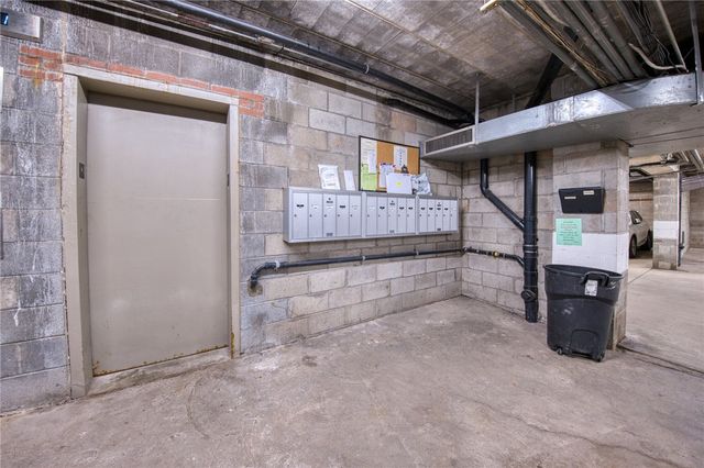 5030 5th Ave 213, Shadyside, PA 15232