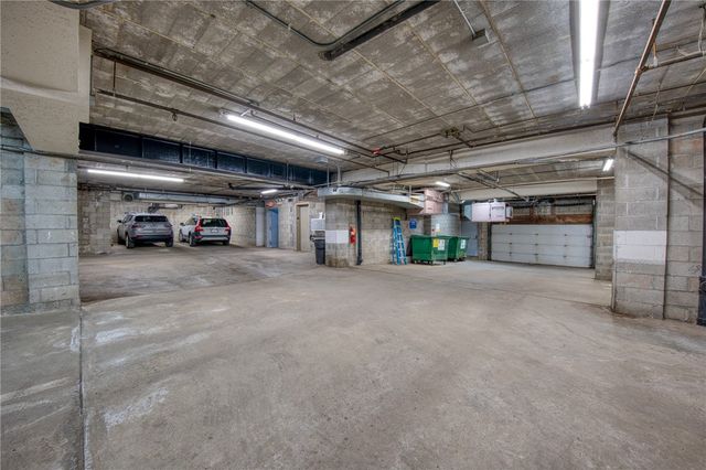 5030 5th Ave 213, Shadyside, PA 15232