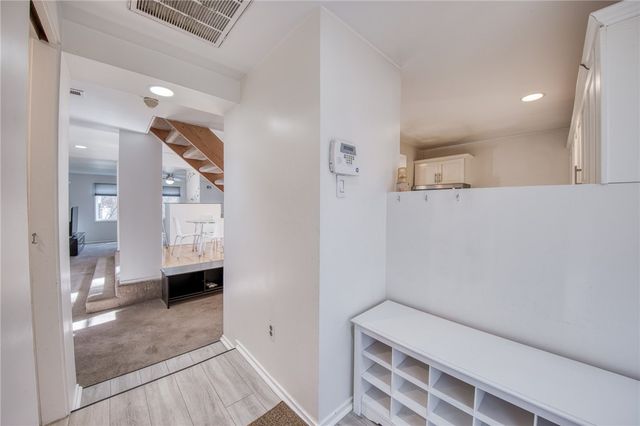 5030 5th Ave 213, Shadyside, PA 15232