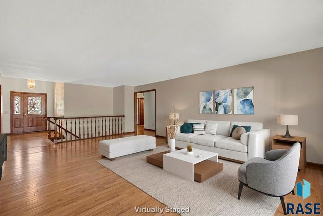 1244 S Stoney Pointe Ct Court, Sioux Falls, SD 57106